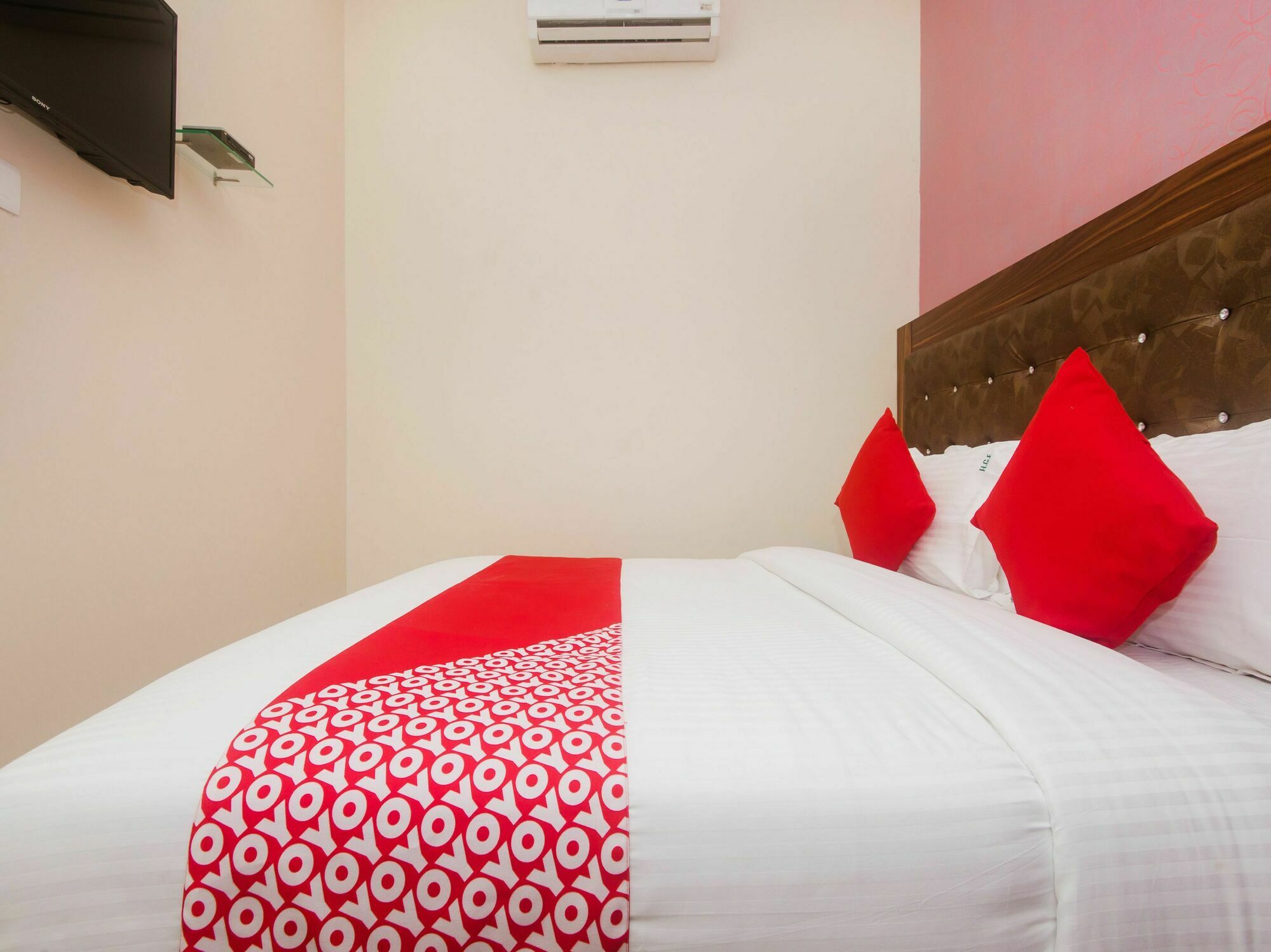 Hotel O Greenforest Near Airport Road Metro Station Mumbai Exterior photo